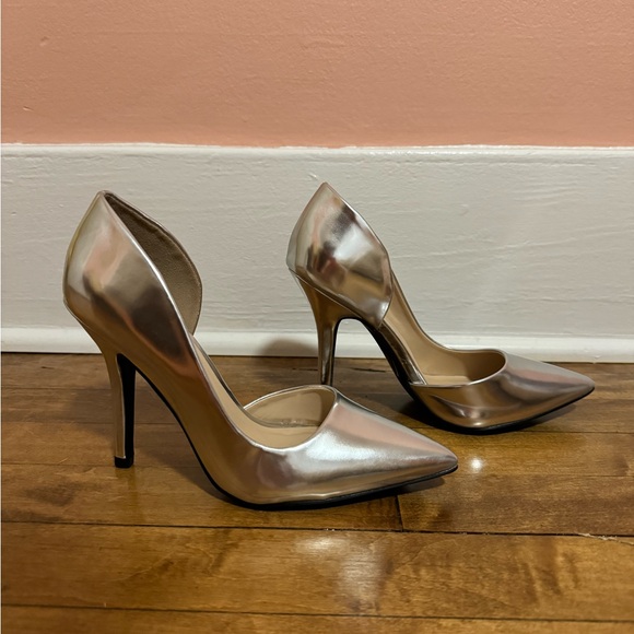Qupid Silver metallic stiletto heels size 7.5 new in box - Picture 5 of 5